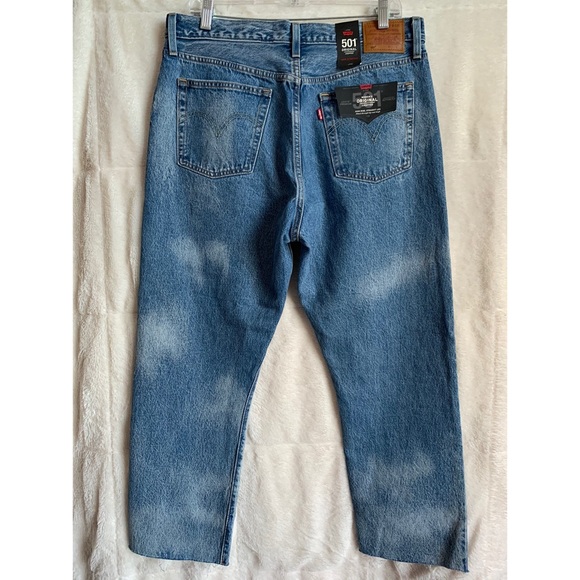 Levi’s 501 Cropped Jeans - Picture 5 of 16